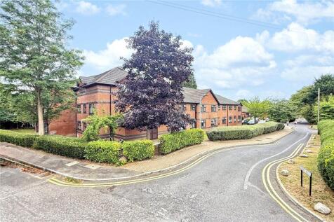 Albert Walk, Crowthorne, Berkshire, RG45