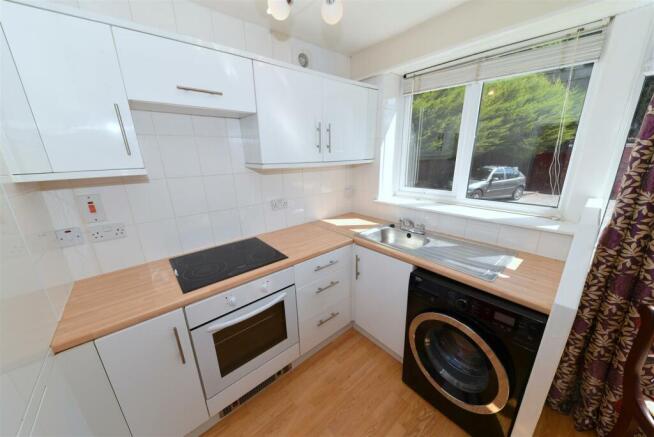 harborne-court-kitchen-01.JPG
