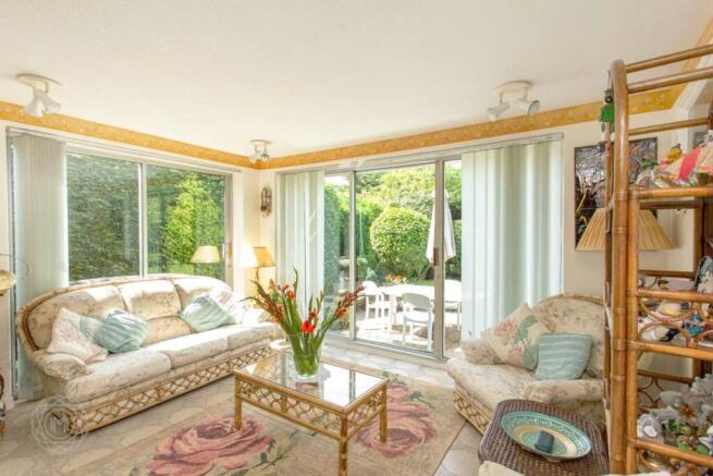 Leaconfield Drive, Worsley, M28 photo 4