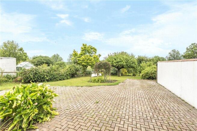 Garden/Parking