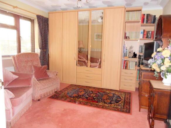 BEDROOM 2