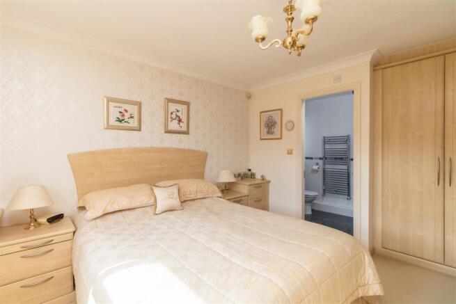 Bay Crescent 16-Bedroom 1 B.jpg