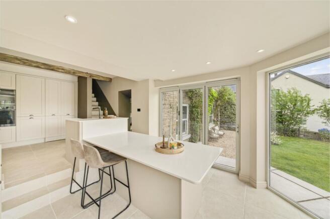 OPEN-PLAN DINING KITCHEN