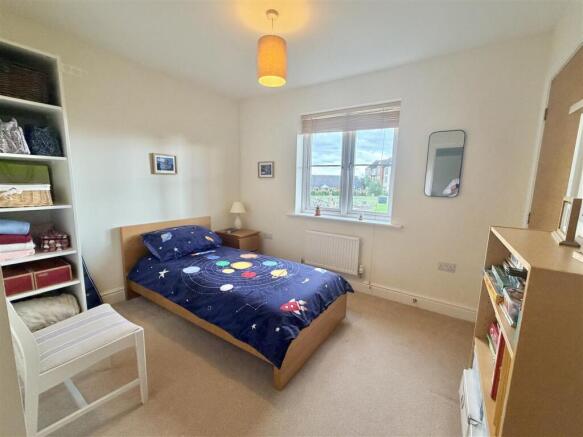 4 bed Detached for sale Image 9