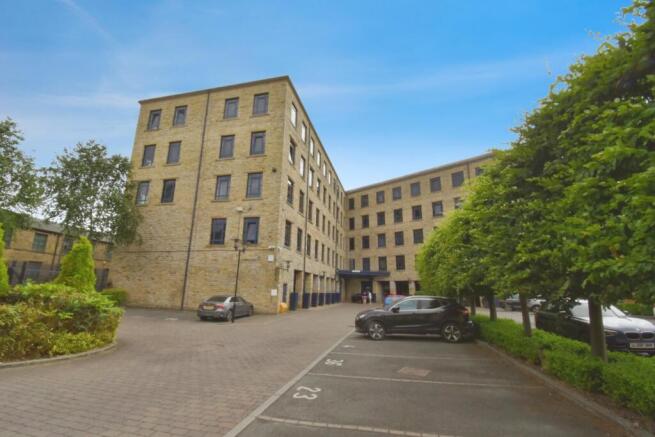 2 bed Apartment to rent Image 12