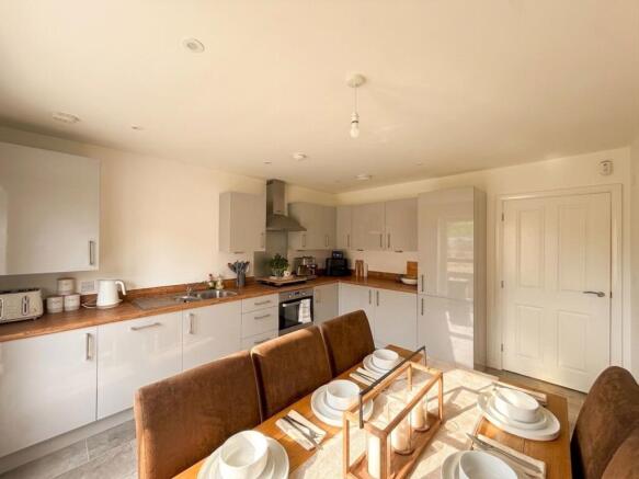 3 bed Semi-Detached for sale Image 5
