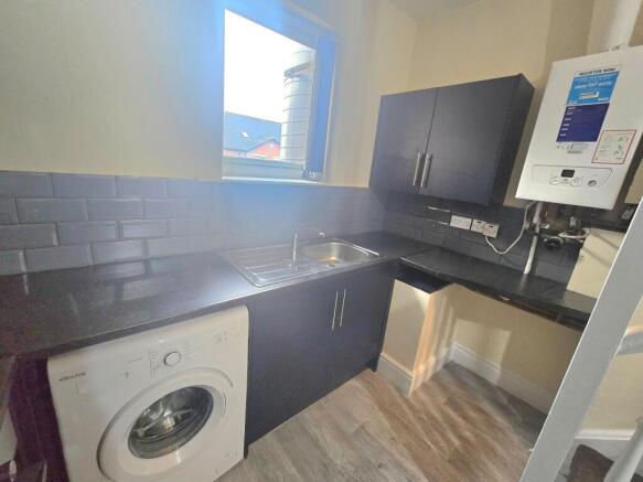 1 bed Flat to rent Image 4
