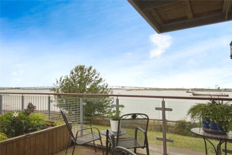 Clovelly Place, Greenhithe, Kent, DA9