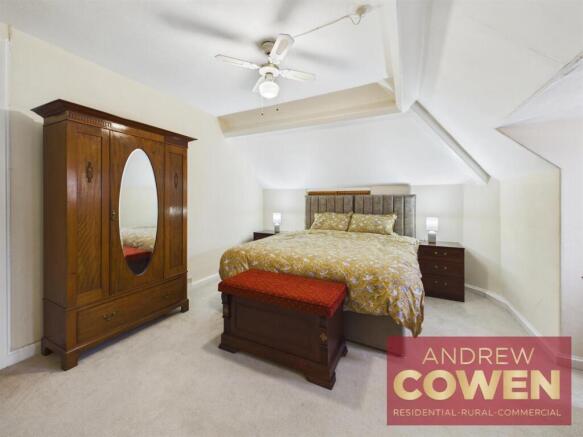 2 bed Flat for sale Image 12