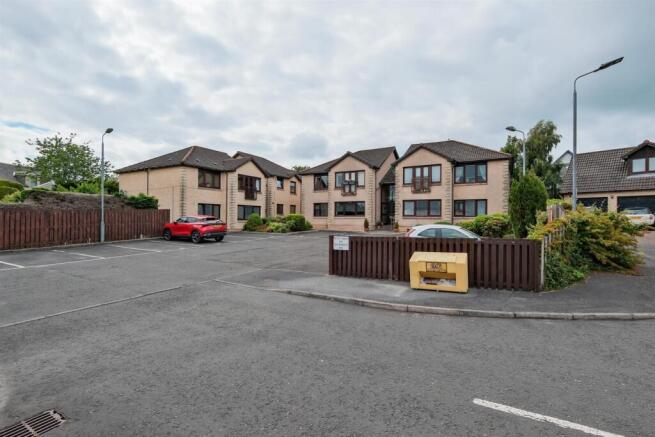 005-7 Clyde Court, Carluke ML8 5FG.jpg