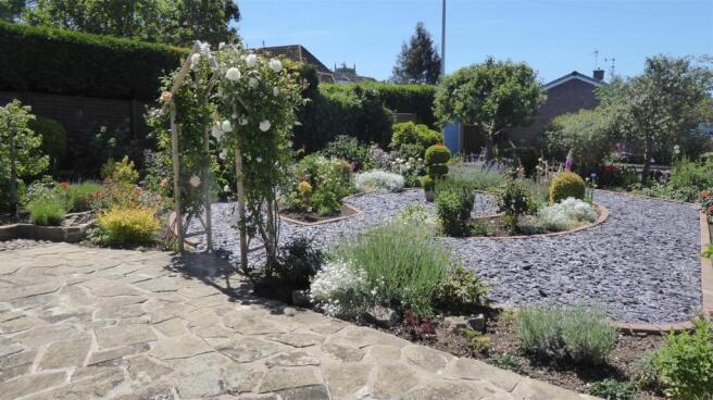 FRONT GARDEN