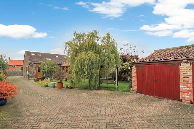 DOUBLE GARAGE