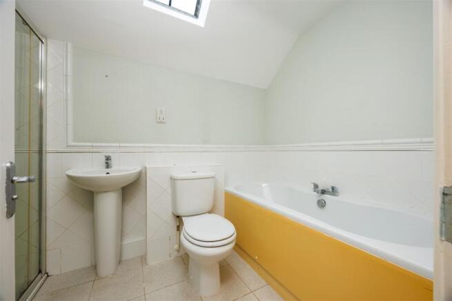 3 bed Semi-Detached for sale Image 6