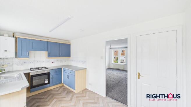 3 bed Semi-Detached to rent Image 8