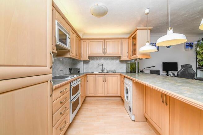 Lounge / Kitchen