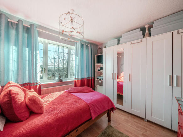 4 bed Detached for sale Image 10