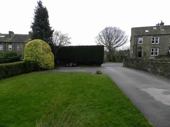 FRONT GARDEN