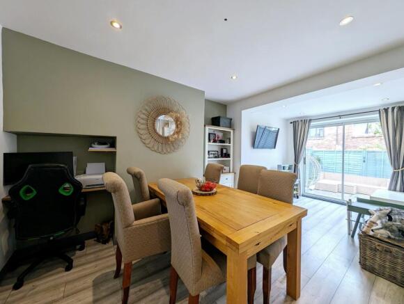 3 bed Semi-Detached for sale Image 5