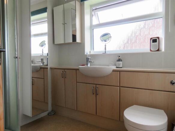 Shower Room.JPG