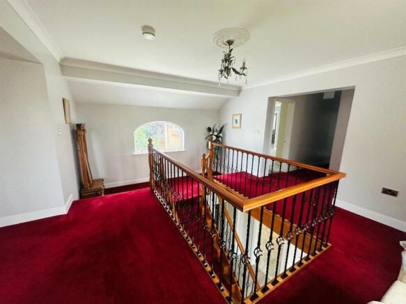 Stairs To First Floor Gallery Style Landing
