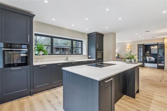 Snells Lane, Little Chalfont, Buckinghamshire, HP7 photo 4