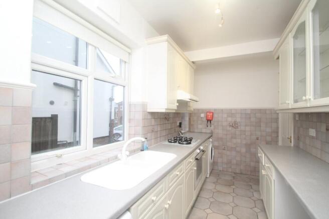 3 bed House to rent Image 6
