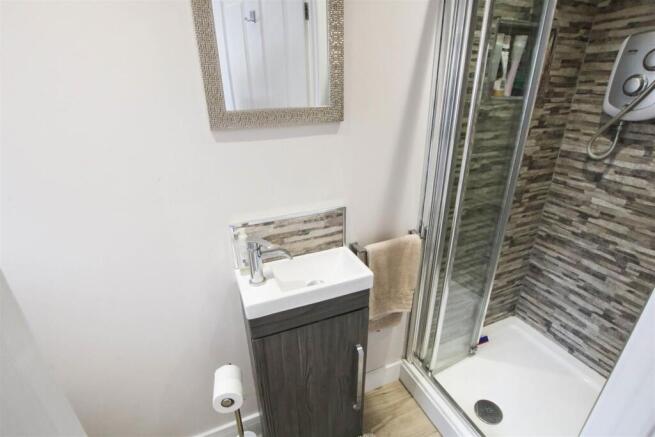 GROUND FLOOR SHOWER ROOM