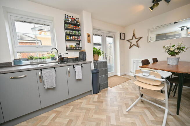 3 bed Semi-Detached for sale Image 7