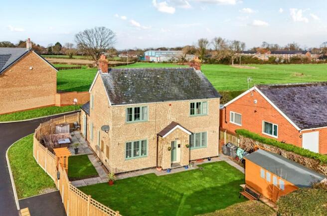 3-bed detached on Ellesmere Lane, Penley., £335,000