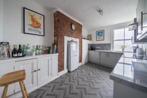 Flat 2, 24, High Street, St Thomas, Portsmouth PO1 2LS