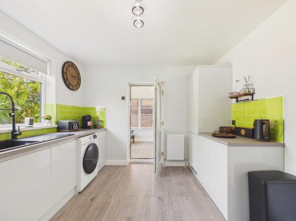 3 bed Semi-Detached for sale Image 10