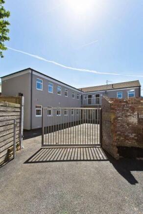 2 bed Flat to rent Image 10