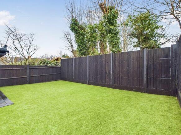 REAR ARTIFICIAL LAWN