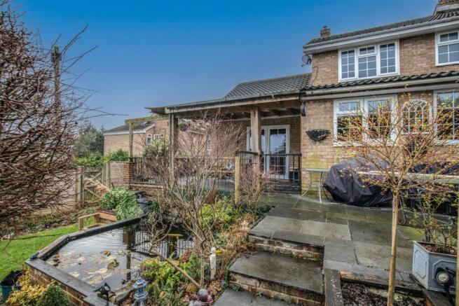 12 Birch Close-9.jpg