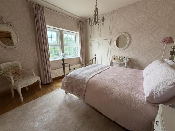 2 bed Cottage for sale Image 9