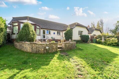 Taw Meadow Crescent, Fremington, Barnstaple, Devon, EX31