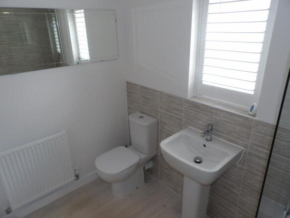 3 bed Semi-Detached to rent Image 12