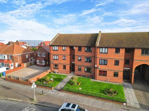 2 bed Flat for sale Image 12