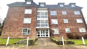 Flat 5, South Lodge, Warwick Road, New Barnet, Barnet EN5 5ET