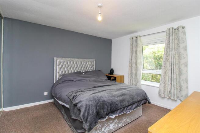 2 bed Apartment for sale Image 4