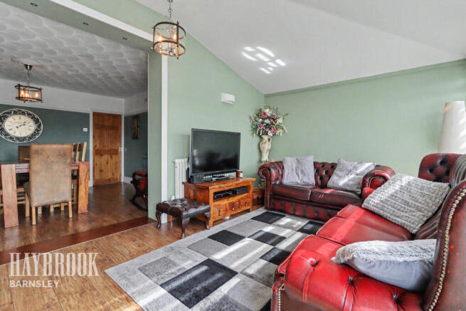 6 bed Semi-Detached for sale Image 4