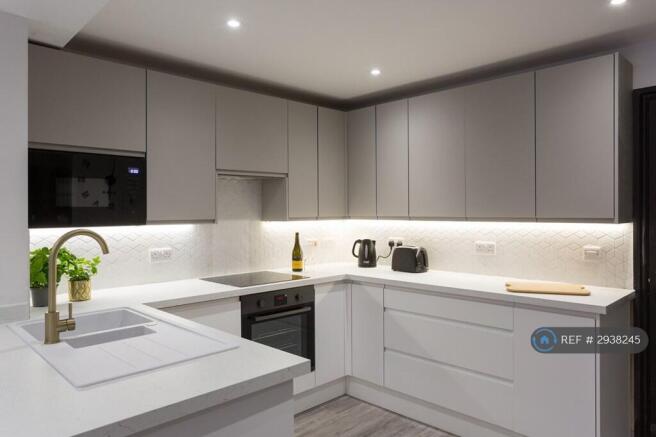 5 bed Terraced to rent Image 7