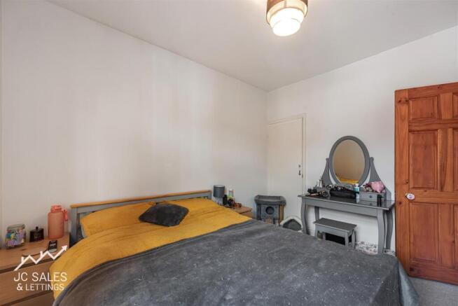 2 bed House for sale Image 9