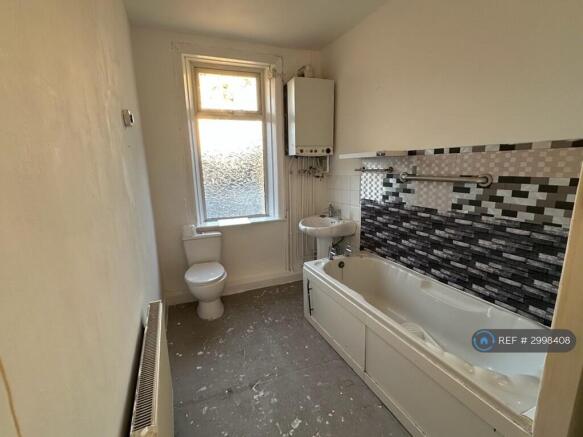 2 bed Terraced to rent Image 11