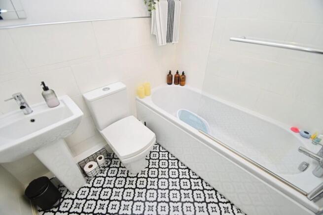 3 bed Semi-Detached for sale Image 11