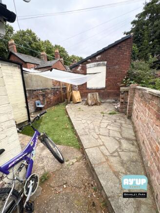 1 bed House Share to rent Image 11