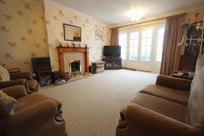 Lounge / Dining Room