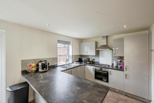4 bed Detached for sale Image 5
