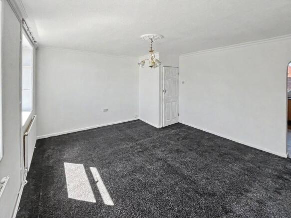 2 bed Semi-Detached to rent Image 3