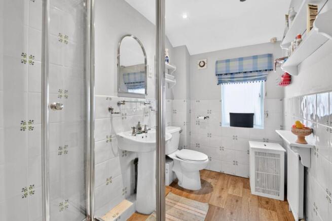 3 bed House for sale Image 8